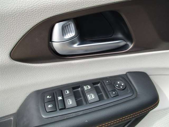 2017 Chrysler Pacifica Touring-L 4dr Mini-Van